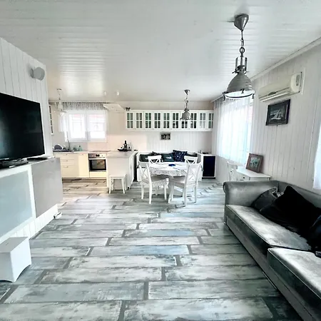 Balaton Row House * Tihany