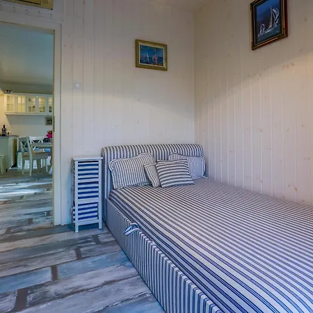 Balaton Row House 티하니